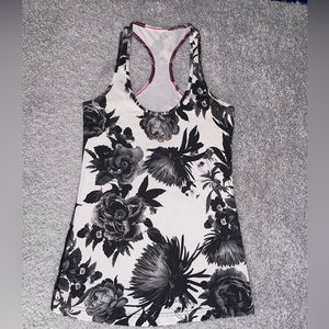 Lululemon Cool Racerback Tank Brisk Bloom Black White Floral Women’s Size 6